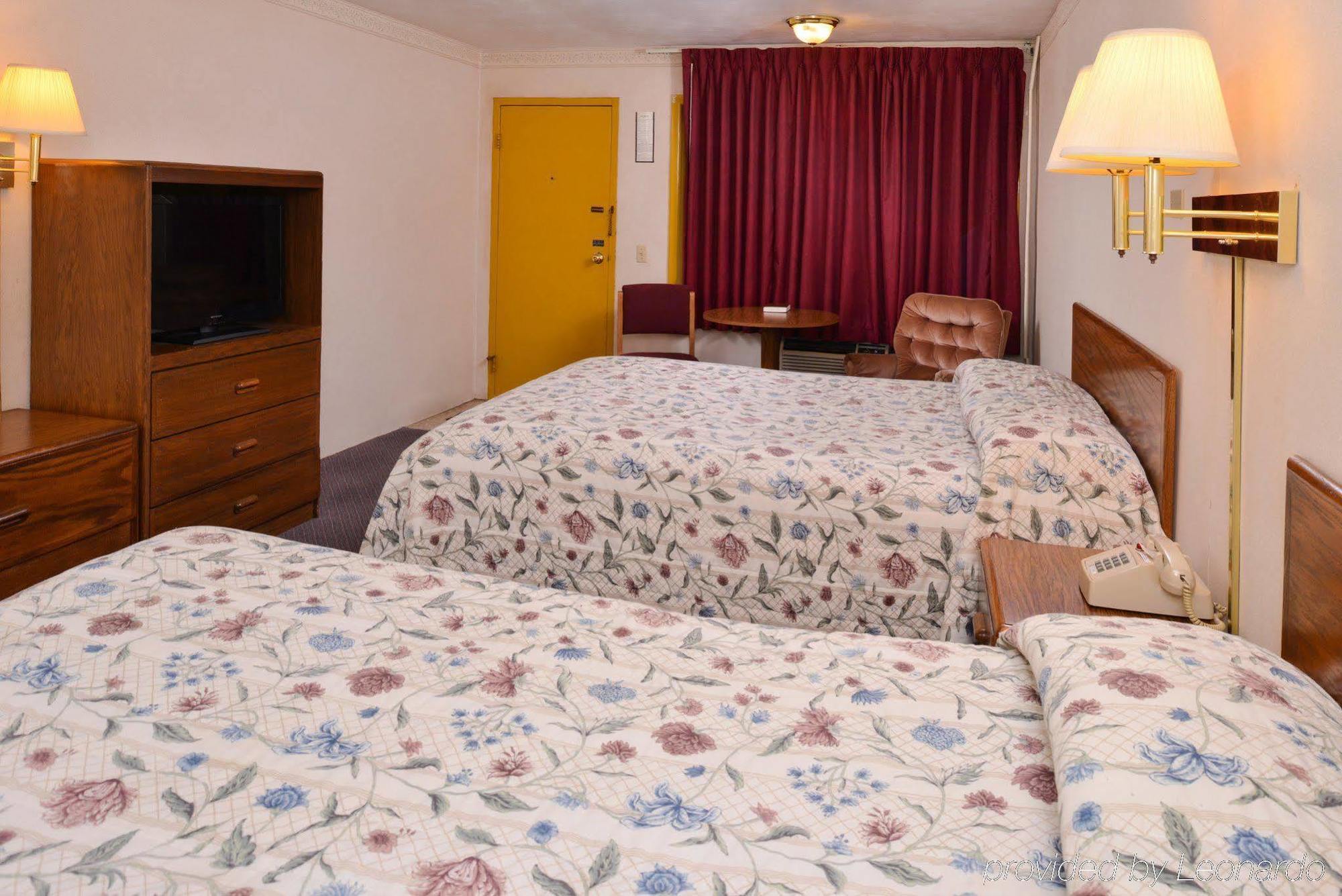 Red Carpet Inn Норт-Ист Экстерьер фото
