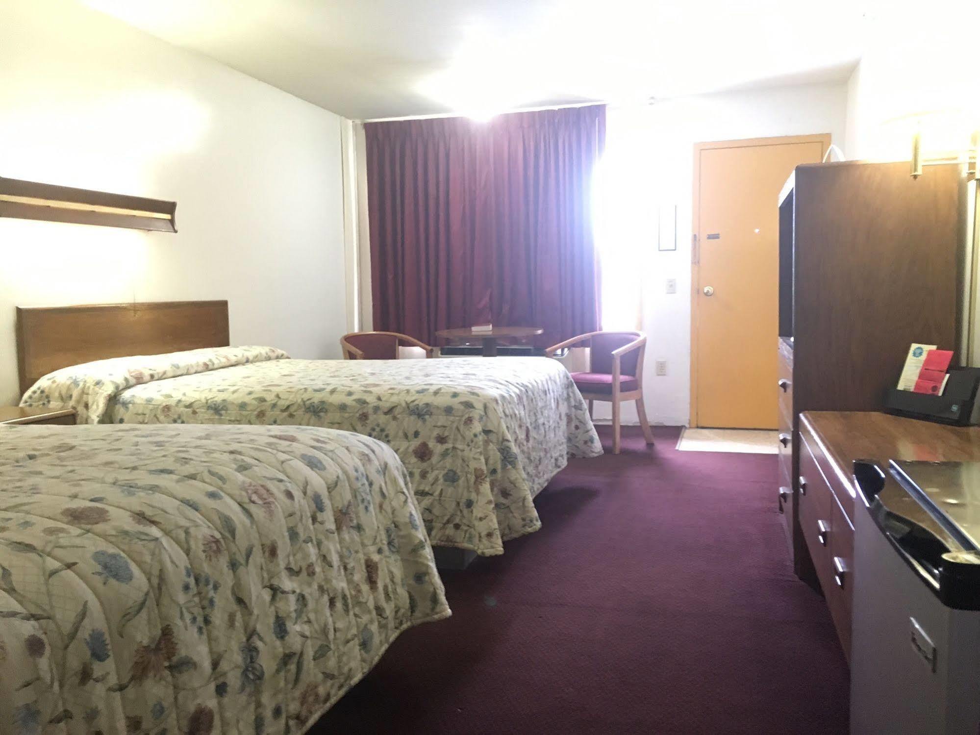 Red Carpet Inn Норт-Ист Экстерьер фото