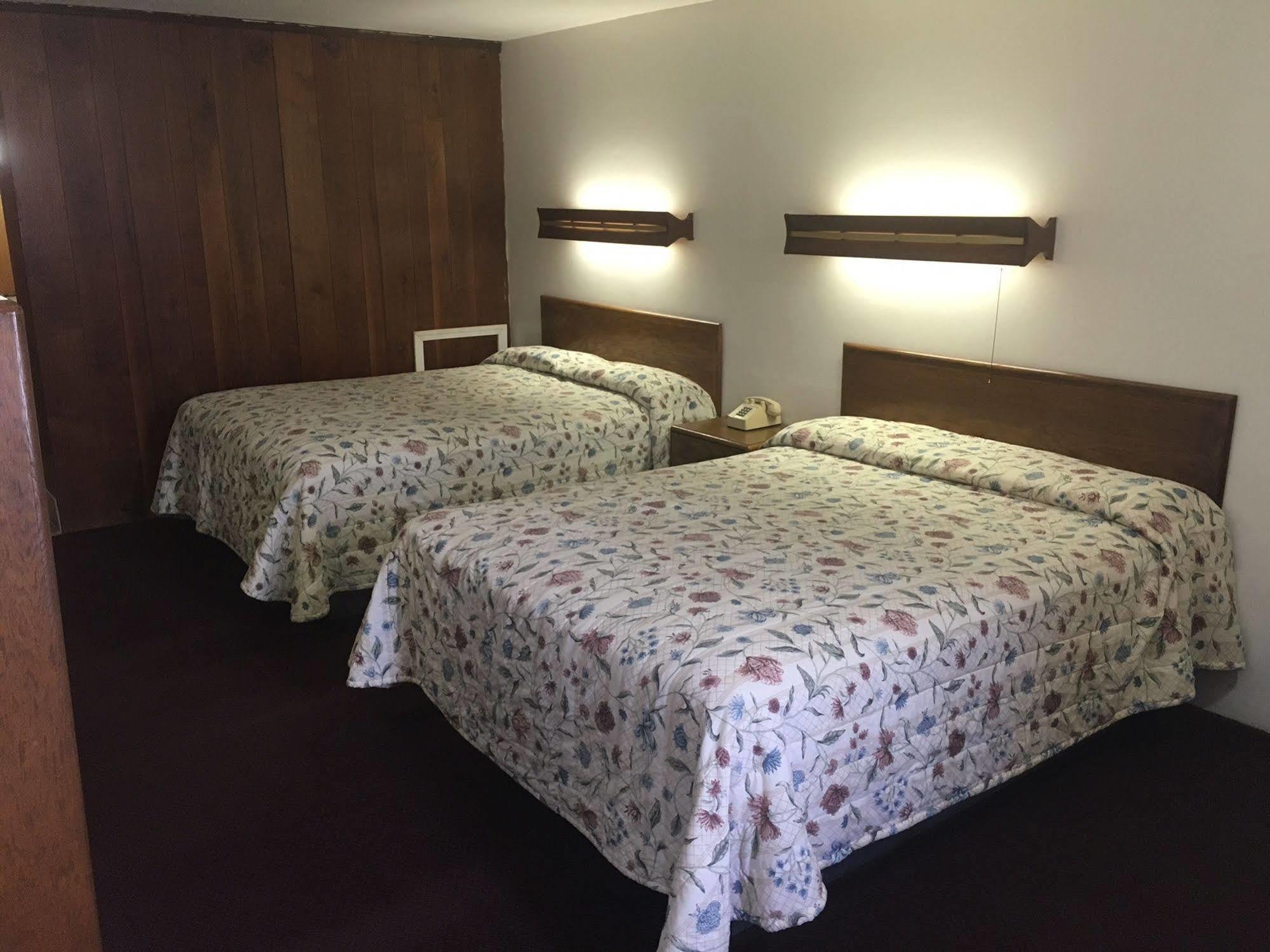 Red Carpet Inn Норт-Ист Экстерьер фото